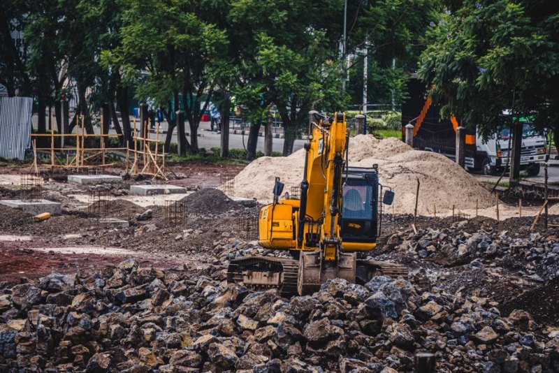 Kiralık Caterpillar Paletli Ekskavatör